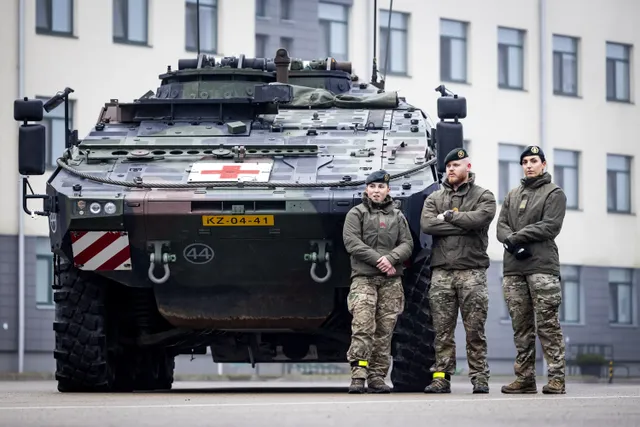 Nederlandse troepen.