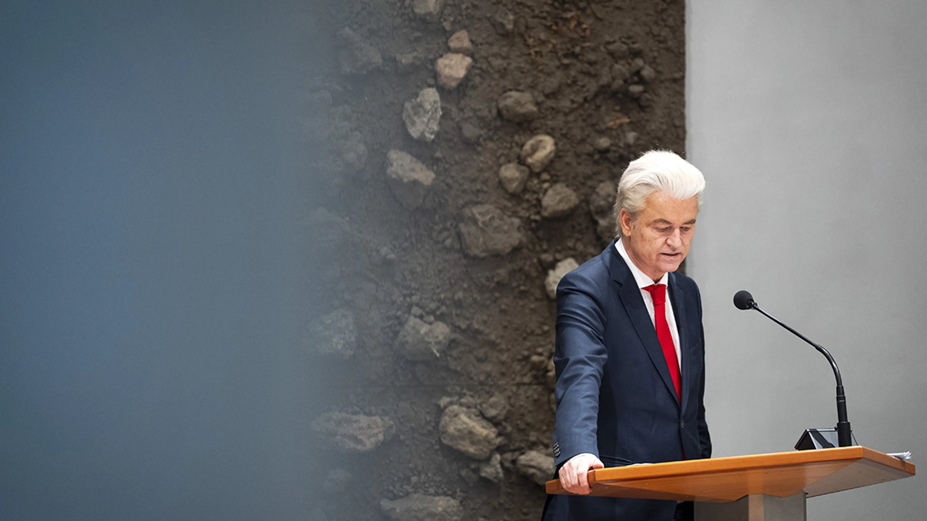 Wilders stemt tegen aanpassing van de strengere asielwetten van Faber