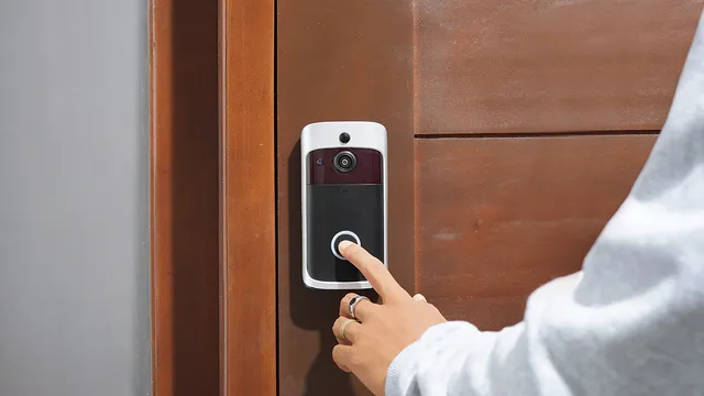 De ergernis over deurbelcamera's groeit: 'Mensen voelen zich bespied'.