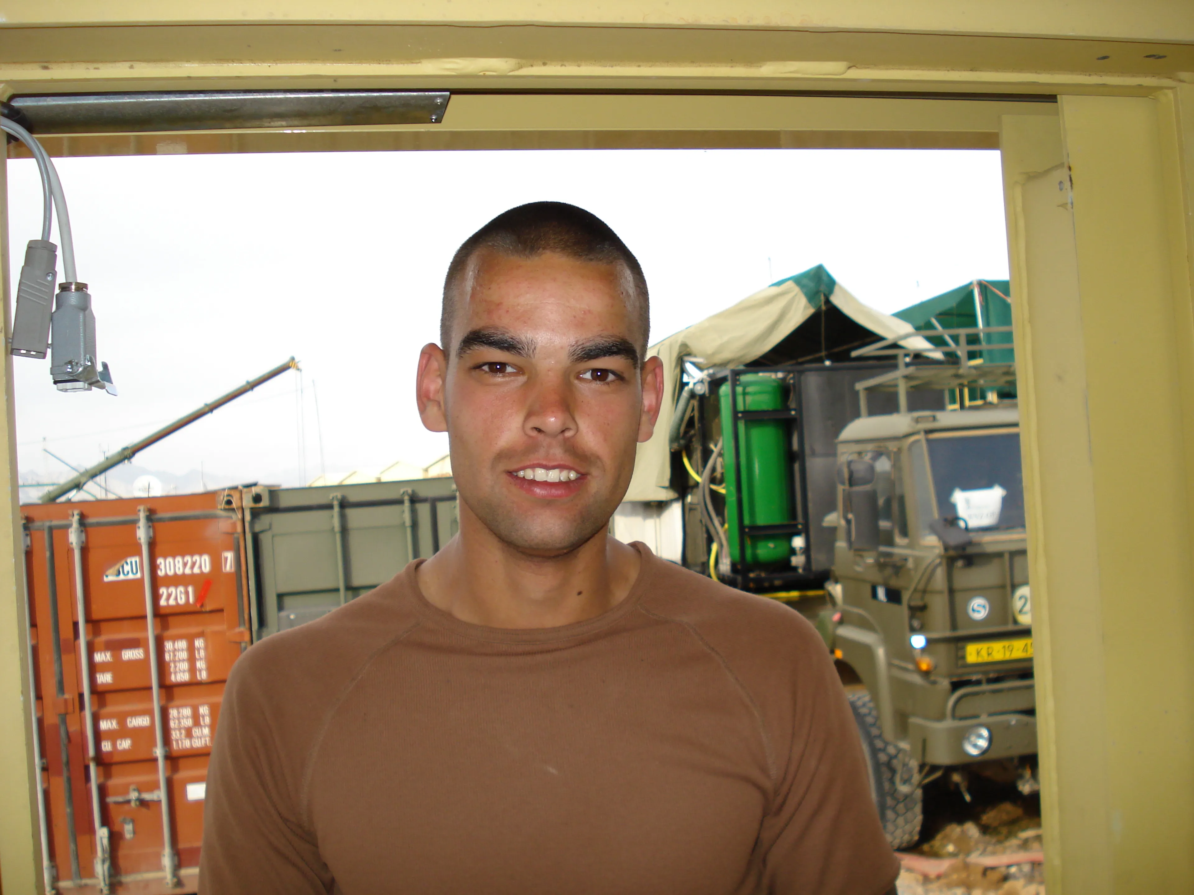 Rob Luchtmeijer was veteraan met PTSS en stapte in 2023 uit het leven. Zijn familie blijft achter met de vraag: had Defensie dit kunnen voorkomen? In Dit is de kwestie (EO) deelt de familie hun verhaal.