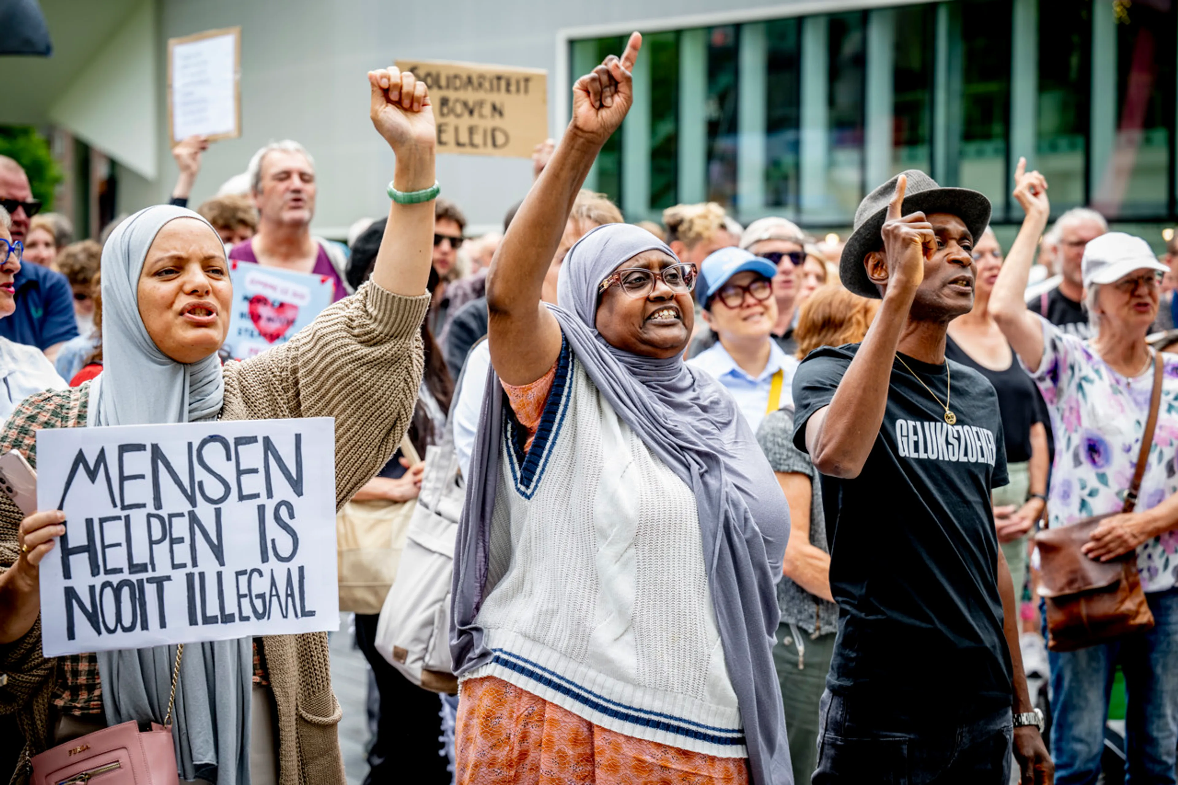 Illegaal zijn in Nederland: hoe werkt dat?