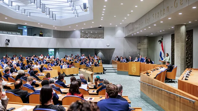Waarom stemmen we alleen op de Tweede Kamer? En niet op de Eerste Kamer en op de premier?.
