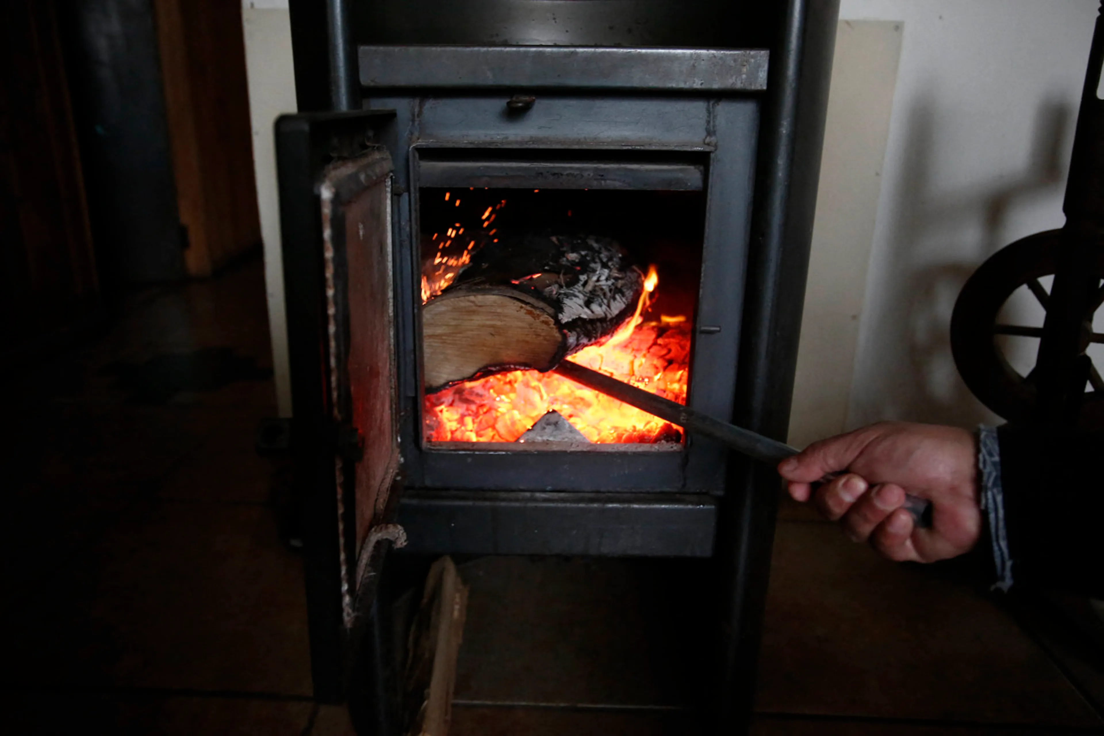 Amersfoort deelt eerste boetes voor houtstook uit: 'Keihard aanpakken'