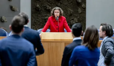 Waarom Faber en Wilders voet bij stuk houden in de 'lintjesgate'