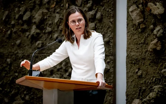 Mirjam Bikker, fractievoorzitter van de ChristenUnie tijdens een debat in de Tweede Kamer.