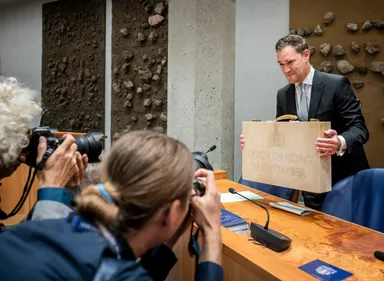 Kunnen we de zorg straks nog wel betalen? 'Mag geen cent kosten'