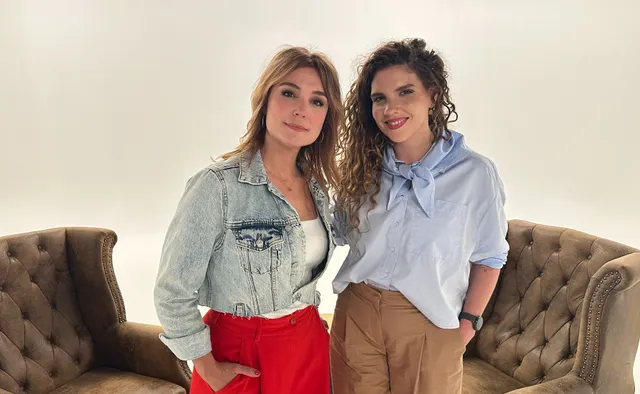 Bekende EO-serie gaat door in nieuwe vorm: Rachel Rosier presenteert ‘Adieu! Volgende kaart’
