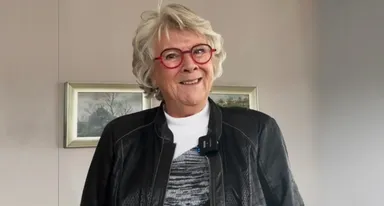 Vera ziet haar dochter al twaalf jaar niet meer: 'De deur zit potdicht, niet eens op een kier'