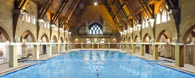 Zwemmen, skaten of basketballen in de kerk: deze 5 kerken werden op opvallende manier gered van de sloop