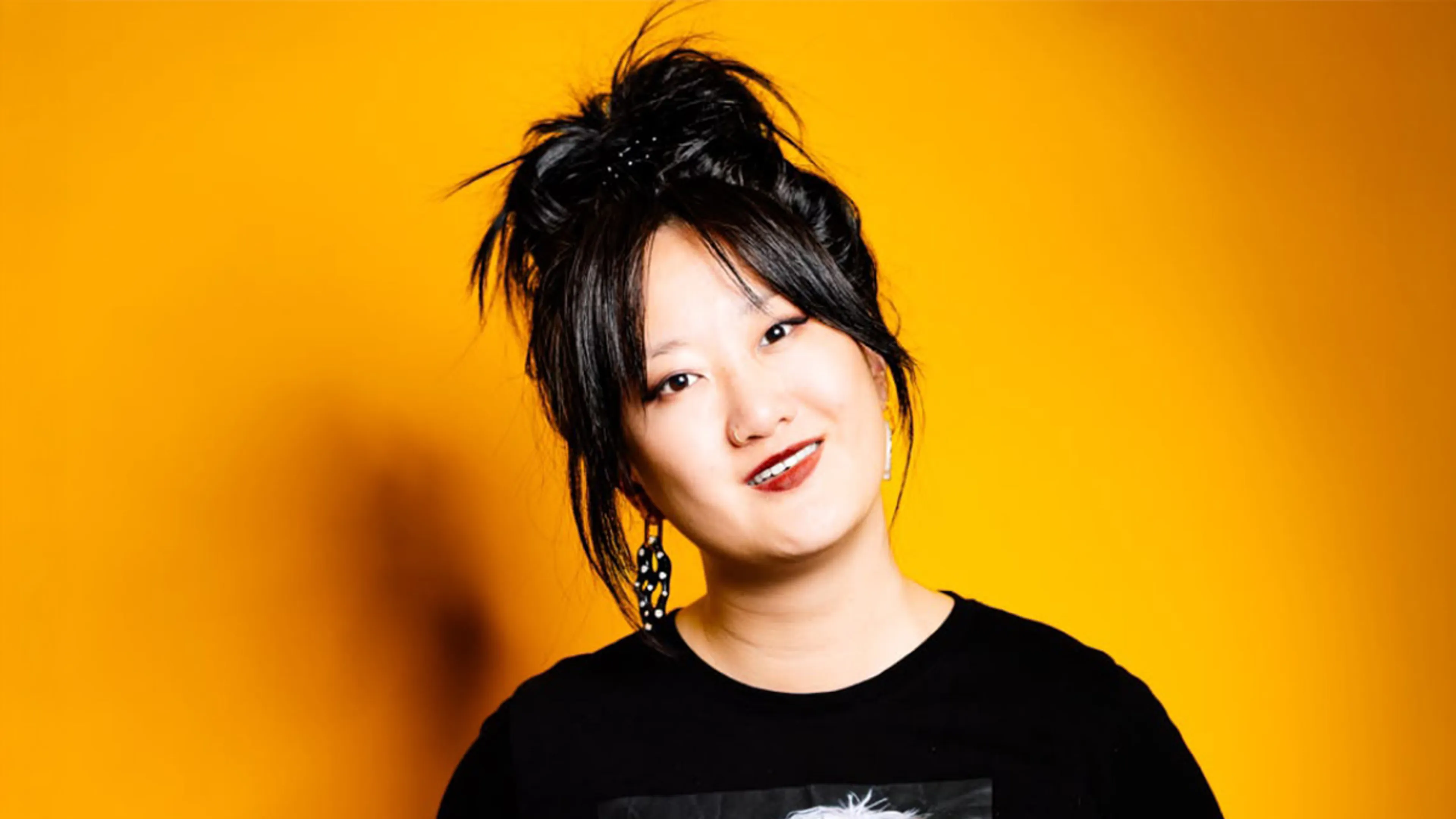 Qian van Binsbergen werd zelf geadopteerd uit China en is nu tegen adoptie. Ze maakte de documentaireserie Afhaalchinees en het vervolg Afhaalchinees: Thuisbezorgd.