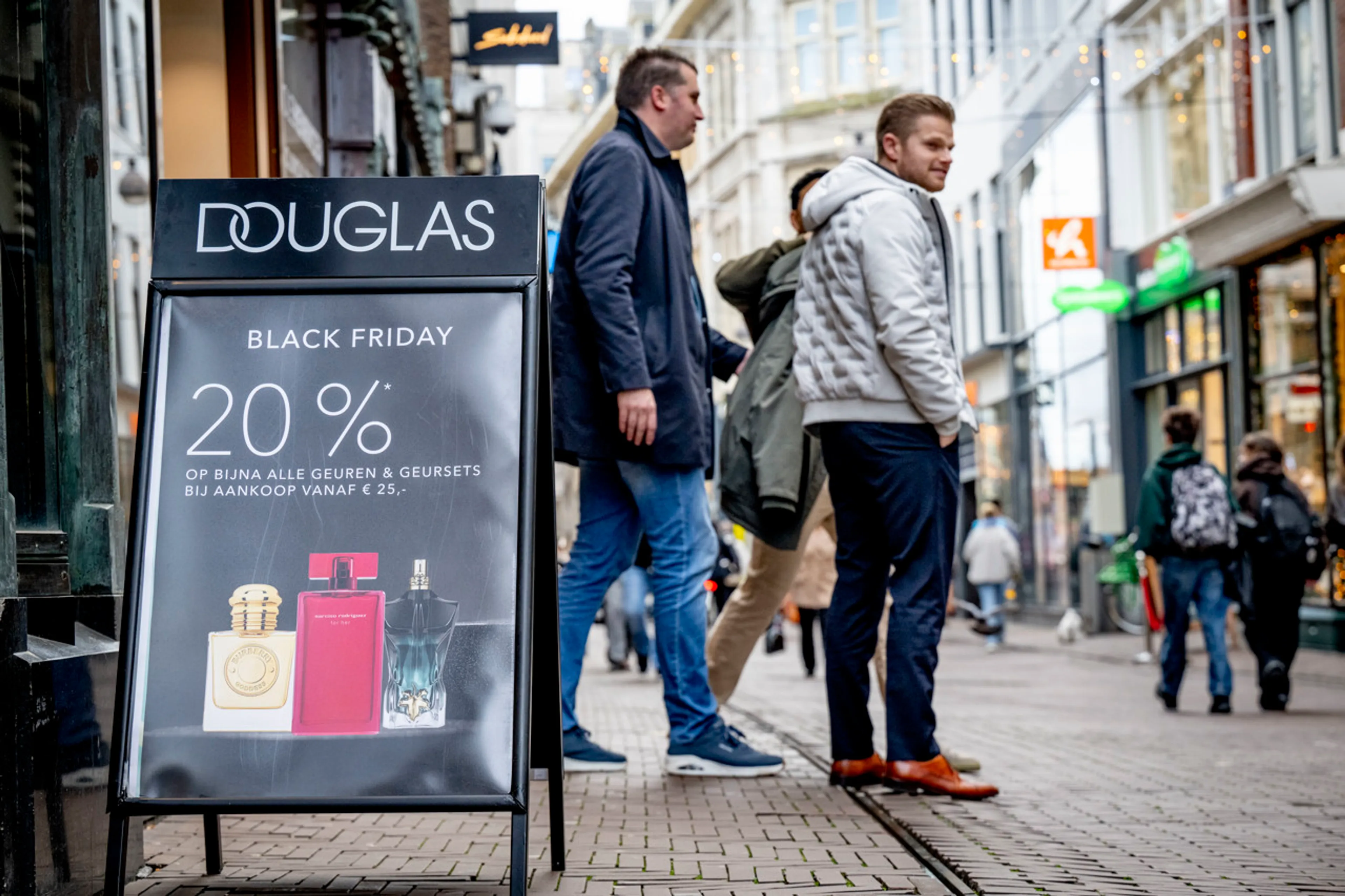 Toezichthouder ACM waarschuwt voor misleidende kortingen rond Black Friday