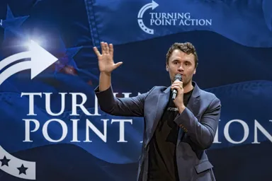 Turning Point van Charlie Kirk nu ook in Nederland: 'Op universiteiten geen ruimte voor conservatief geluid'