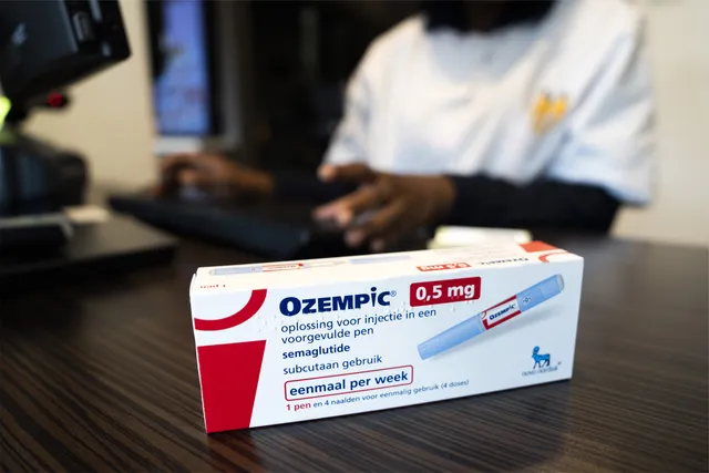 Een doosje met diabetes- en afslankmedicijn Ozempic. Wat zijn de gevolgen van het gebruik van dit geneesmiddel? EMA doet er onderzoek naar en vreest voor verhoogd risico op zeldzame oogaandoening.