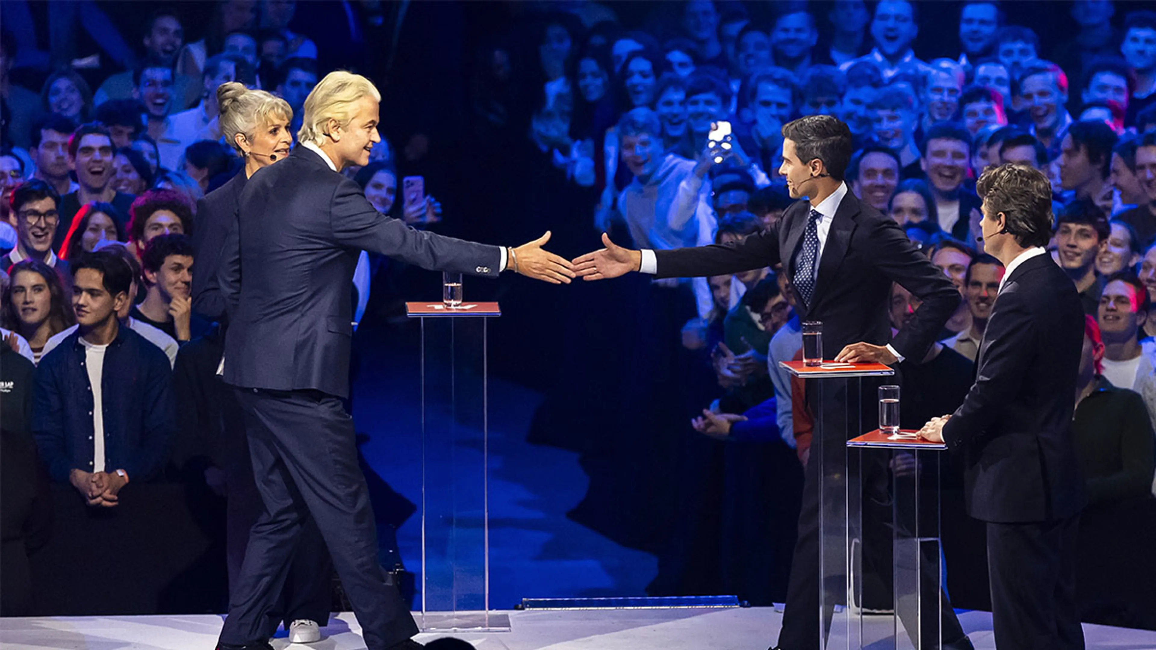 Nek-aan-nek-race: Wat als D66 en de PVV op gelijk aantal zetels eindigen?