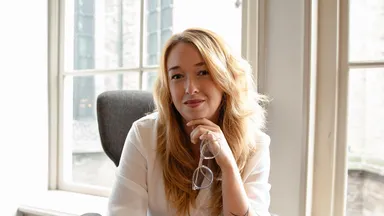 Katie Vlaardingerbroek heeft PTSS maar werd jaren van kastje naar de muur gestuurd: 'Heb 30 keer mijn verhaal verteld'