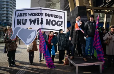 De Nederlander verdient al vijftig jaar veel te weinig: 'Mensen worden steeds afhankelijker van toeslagen’