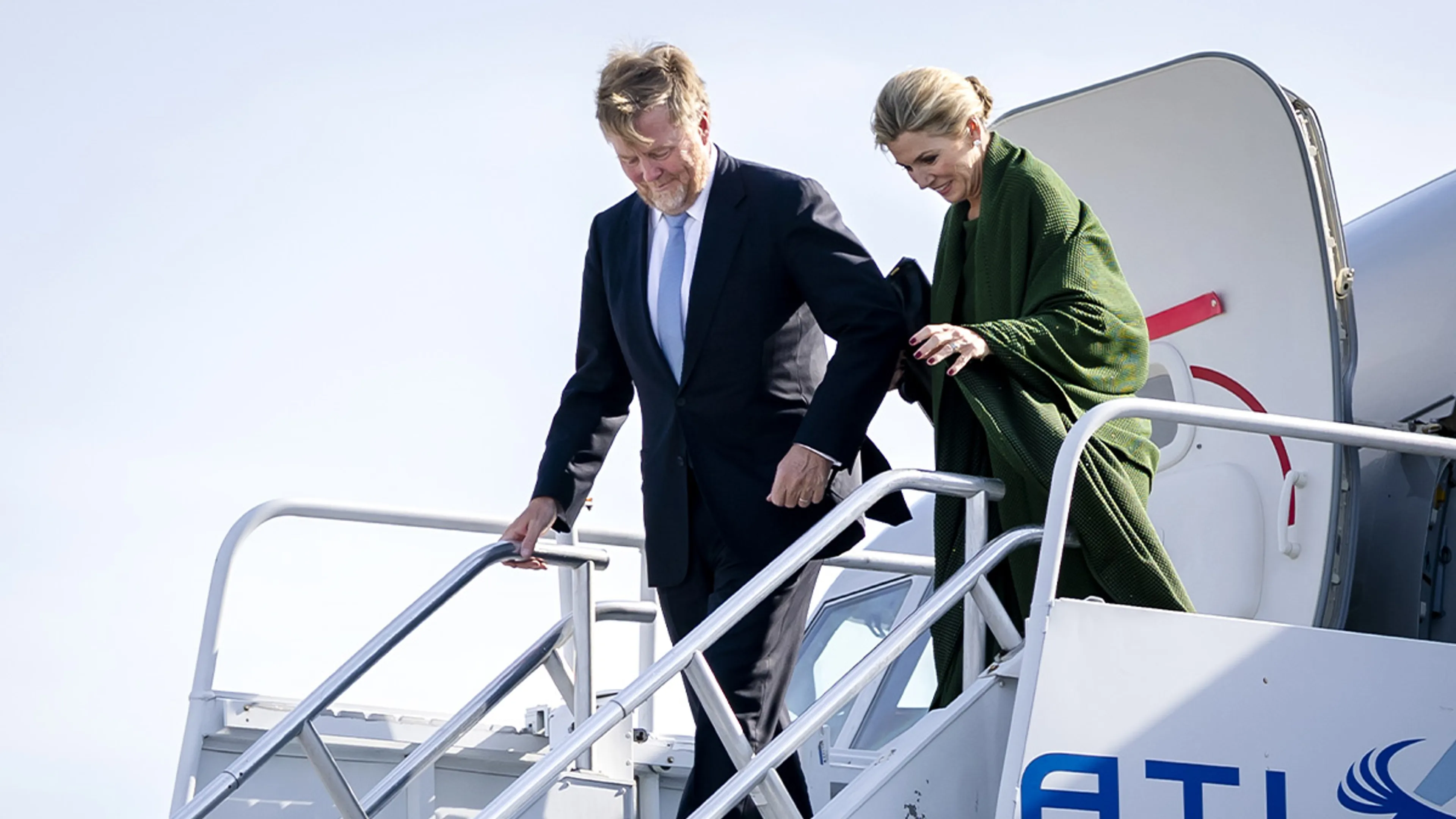 Koning Willem-Alexander en koningin Màxima gaan logeren bij Trump