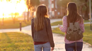 Alice had een onveilig thuis: ‘Mijn zus was eigenlijk mijn moeder’