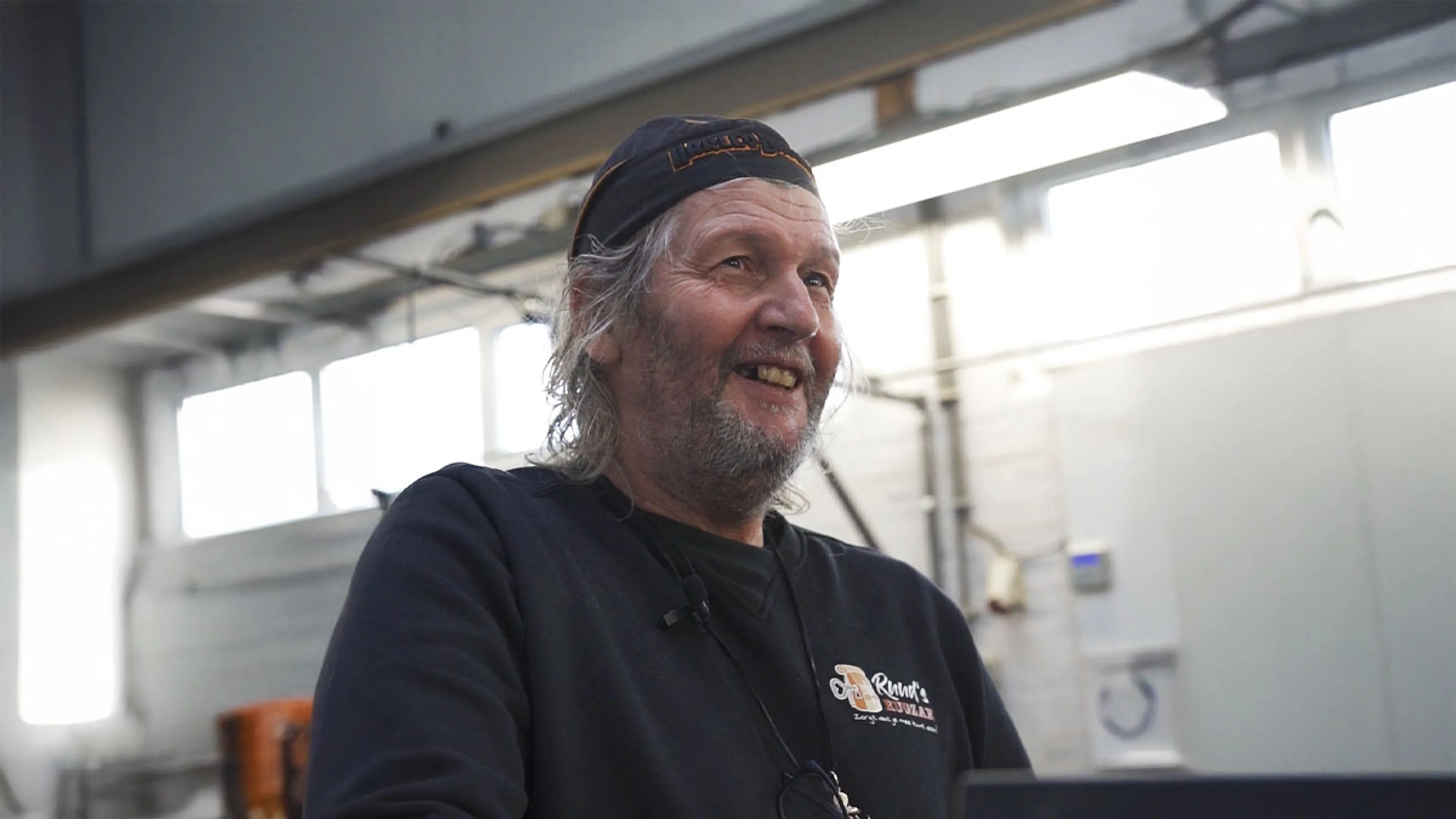 Rob (59) kreeg een herseninfarct, maar helpt nu anderen: 'Je lijf is er nog, maar je geest is anders'