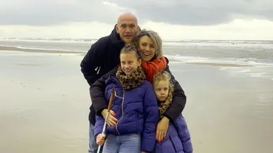 Eveliens dochter (11) heeft kinderdementie: 'Het eerste dat ik de arts vroeg was: gaat ze dood?'