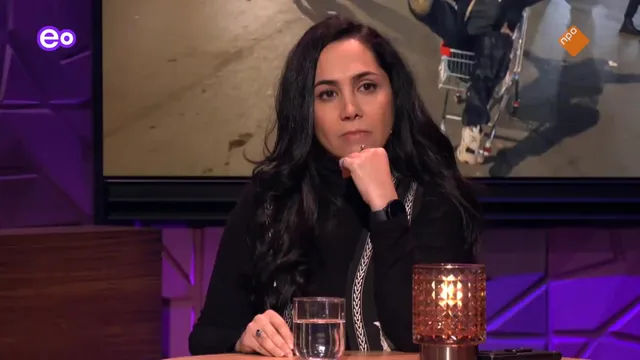 Atieh Niknafs krijgt geen contact met haar ouders en broers in Iran.