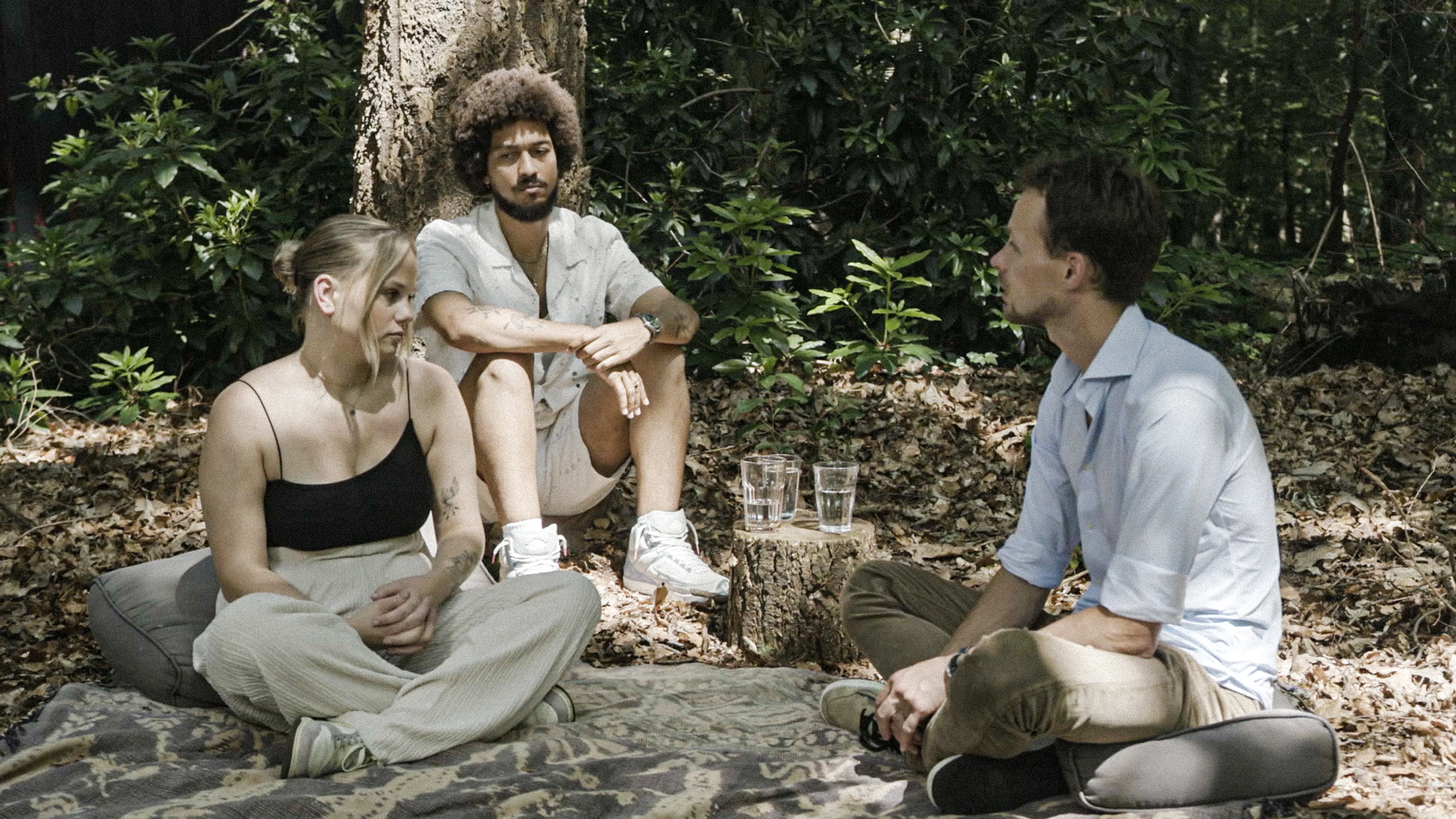 Deze jongeren ontsnapten uit de sekte De samenkomst, Klinkt als een sekte, Israel van Dorsten in gesprek met lotgenoten