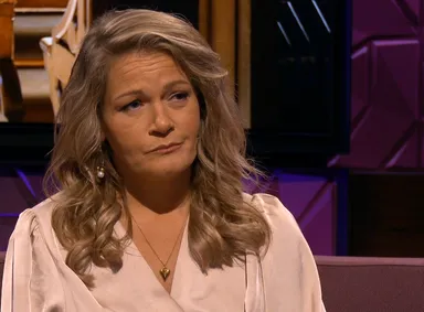 Anneloes' vader had een hoge positie in de kerk en misbruikte haar: 'Ik geloof nu in een andere God'