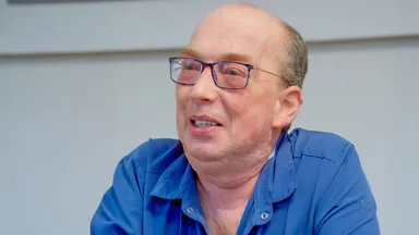 Ivo leeft met extreme huidpijn: 'Alsof er constant heet frituurvet over me heen komt'