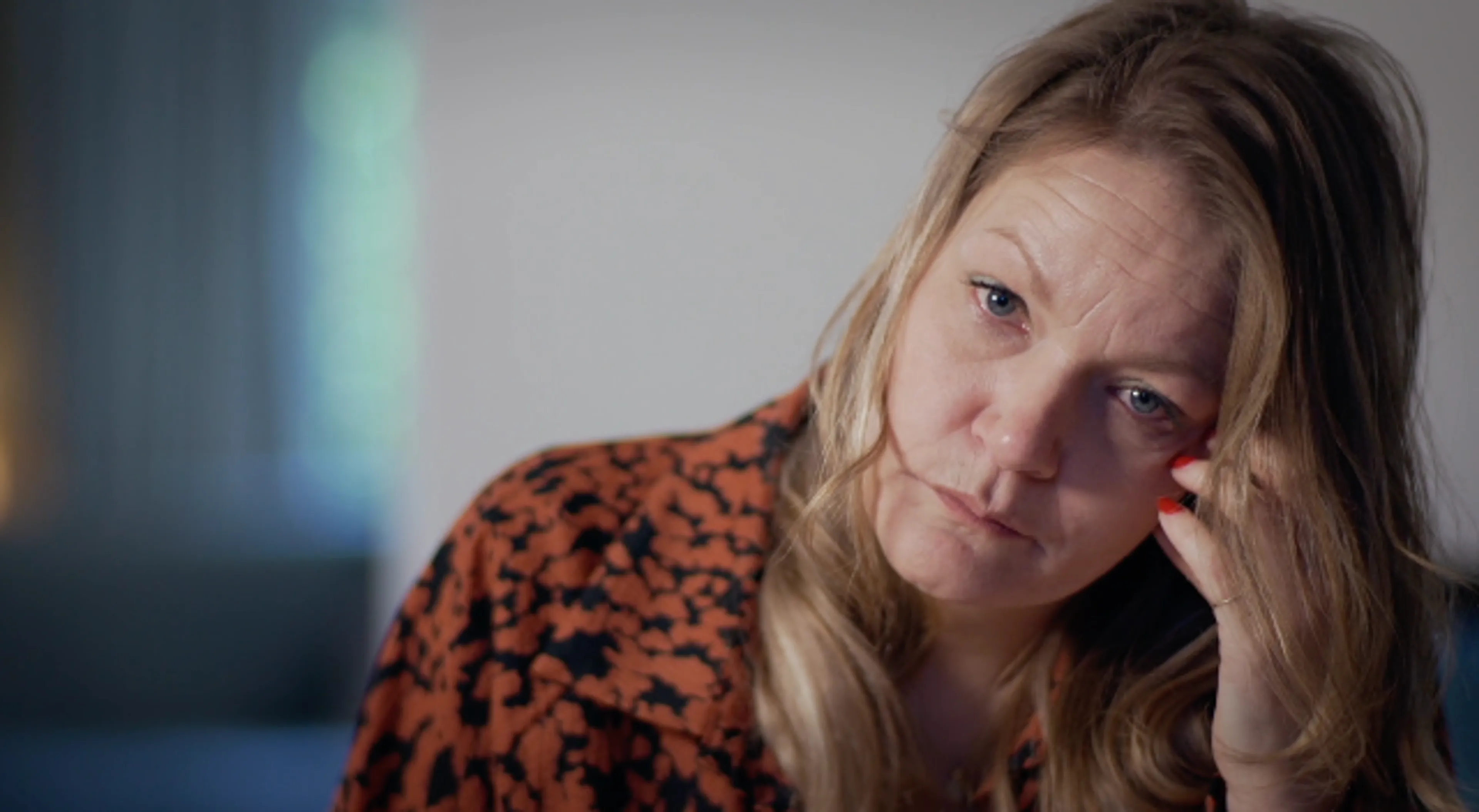 Anneloes beschuldigde haar vader van seksueel misbruik: ‘Niemand zou mij geloven en hij had gelijk: dat is gekmakend’