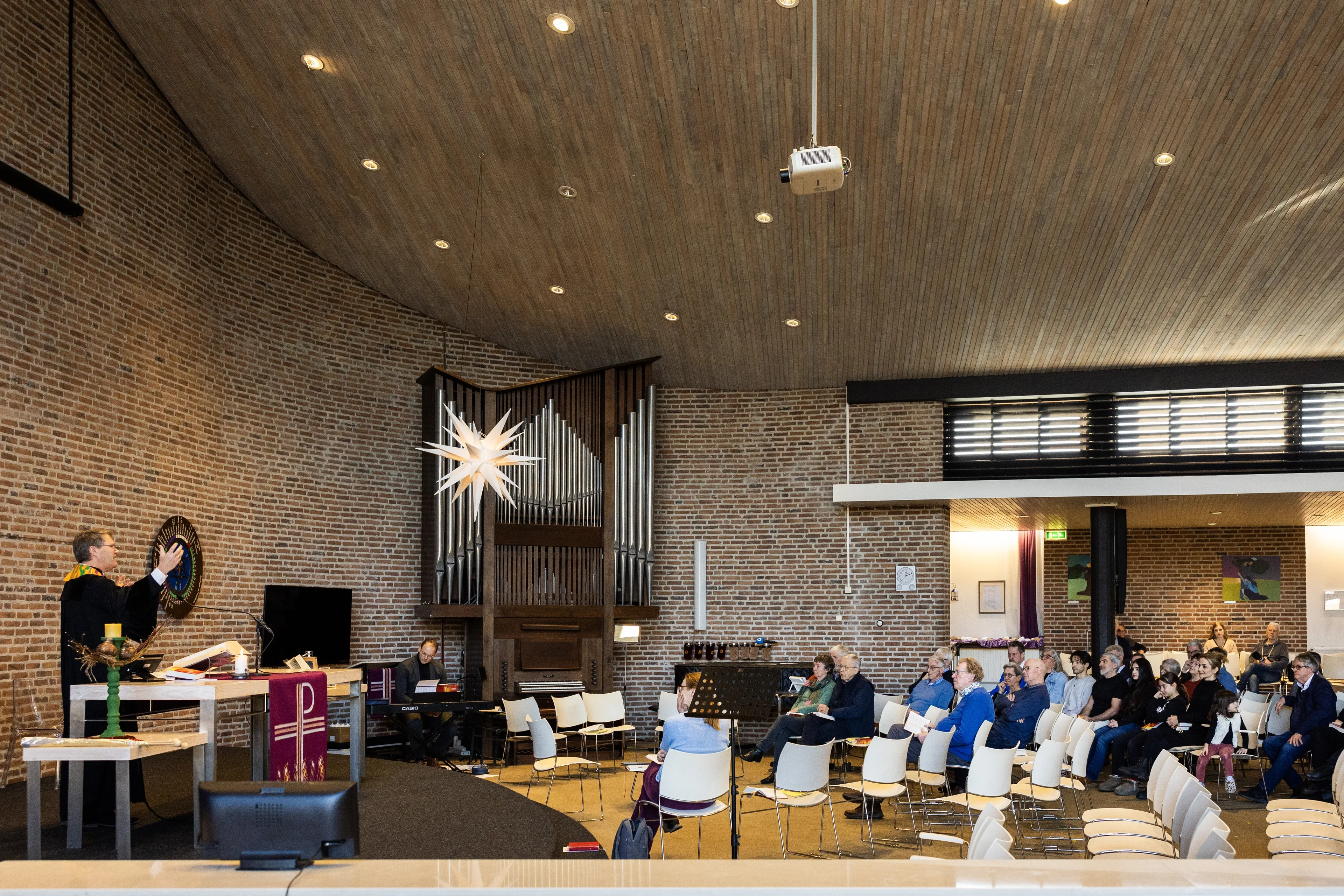 Migrantenkerken krijgen hulp