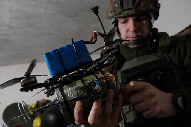 Na de Russische drone-aanval op Polen beraadt de Europese Unie een volgende stap: moet er een Europees leger komen?.