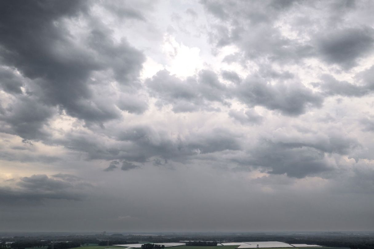 Woensdag code geel in heel Nederland voor onweer