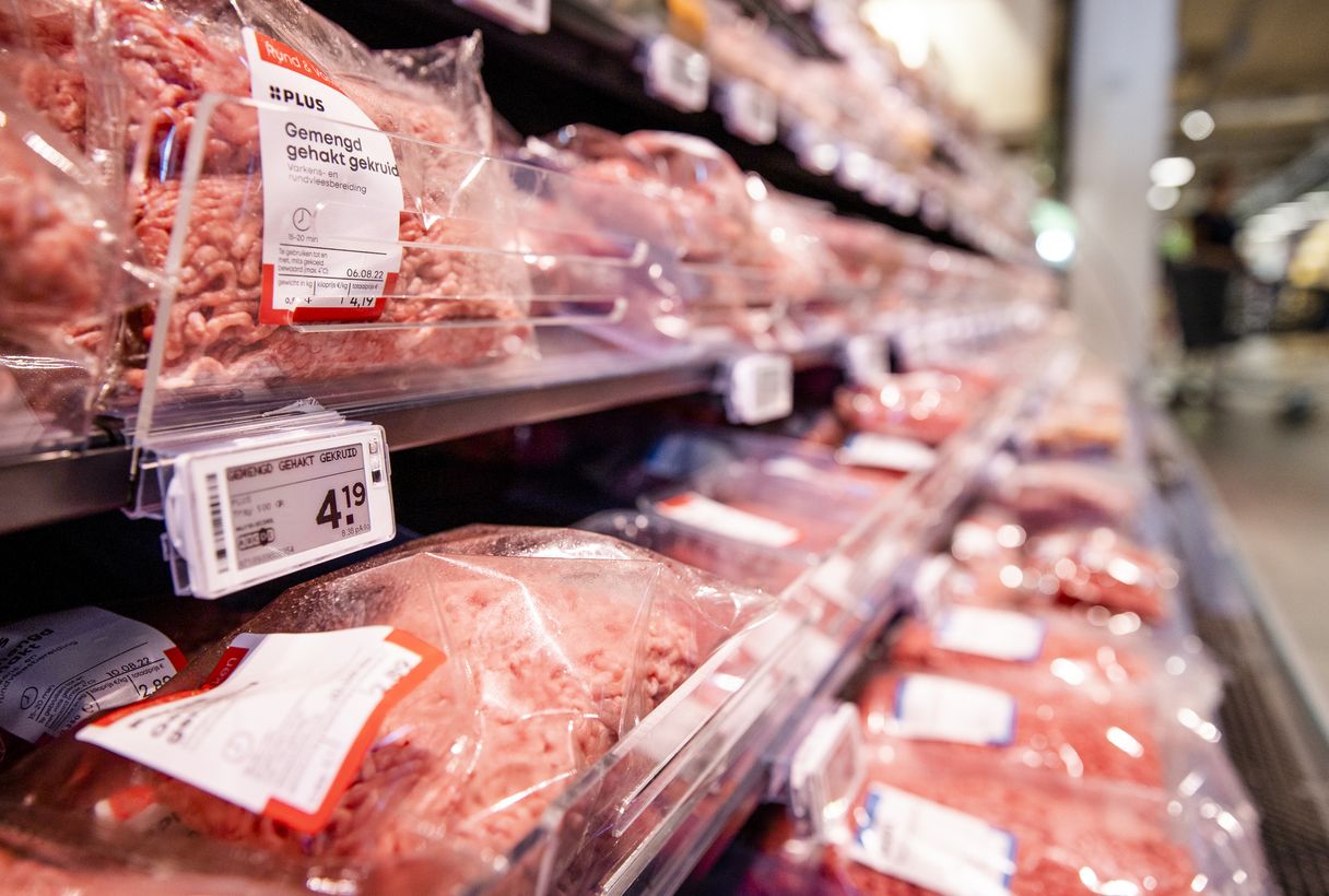 Jumbo stopt met aanbiedingen op vlees, moeten andere supermarkten dit ook doen?