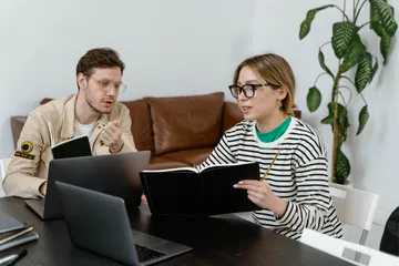 Kun je gelukkiger leven met minder geld en spullen?