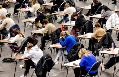 De rente op studieleningen wordt vijf keer zo hoog: is dat eerlijk?