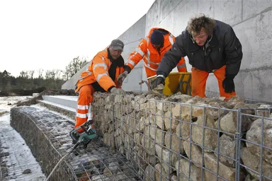 Kan je nog buiten werken bij een gevoelstemperatuur van -15 graden?