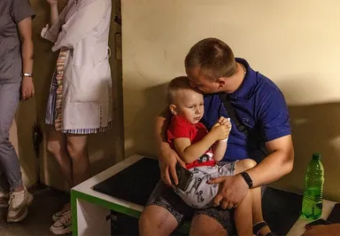 Wat kunnen we nog voor Oekraïne doen? 'Kankerpatiëntjes zaten tegen de muur na raketaanval'