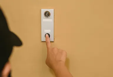 Het kan zomaar zijn dat jouw deurbel met camera illegaal is