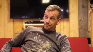 Anthony (33) verloor zijn duim door illegaal vuurwerk: 'Mijn leven viel in duigen'