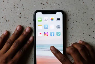 Sociale media: zacht en sociaal of ronduit genadeloos?