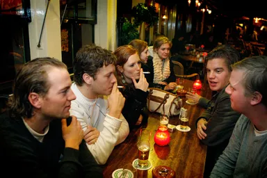 Wordt het niet eens tijd voor een rookverbod op het terras?