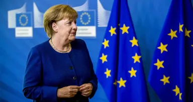 Kunnen we Angela Merkel de schuld geven van de Oekraïne-oorlog? 'Poetin is een ongeleid projectiel'