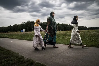 Afgewezen asielzoekers voortaan buiten de EU opvangen: 'Neemt risico weg'