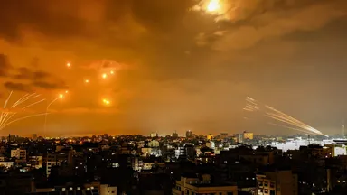 Hoe komt Hamas toch aan al dat geld voor raketten en drones?