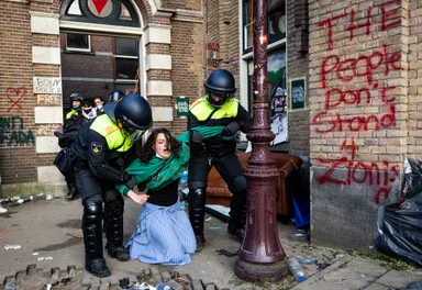 Universitair docenten doen mee aan pro-Palestijnse protesten: gaat dat te ver?