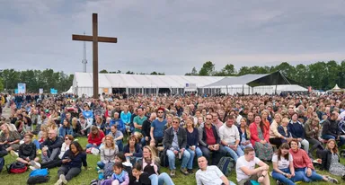 Wat gaat er mis in evangelische kerken? 'Als je niet geneest, dan heb je niet genoeg geloof'