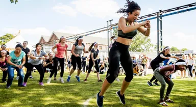 Veel Nederlanders sporten te weinig: hoe komen we van de bank af?