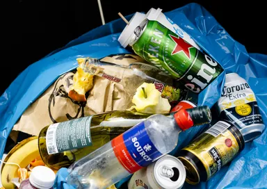 Statiegeld op alles met een dop of deksel: goed plan?