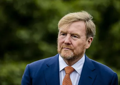 Moet koning Willem-Alexander ook inkomstenbelasting gaan betalen?