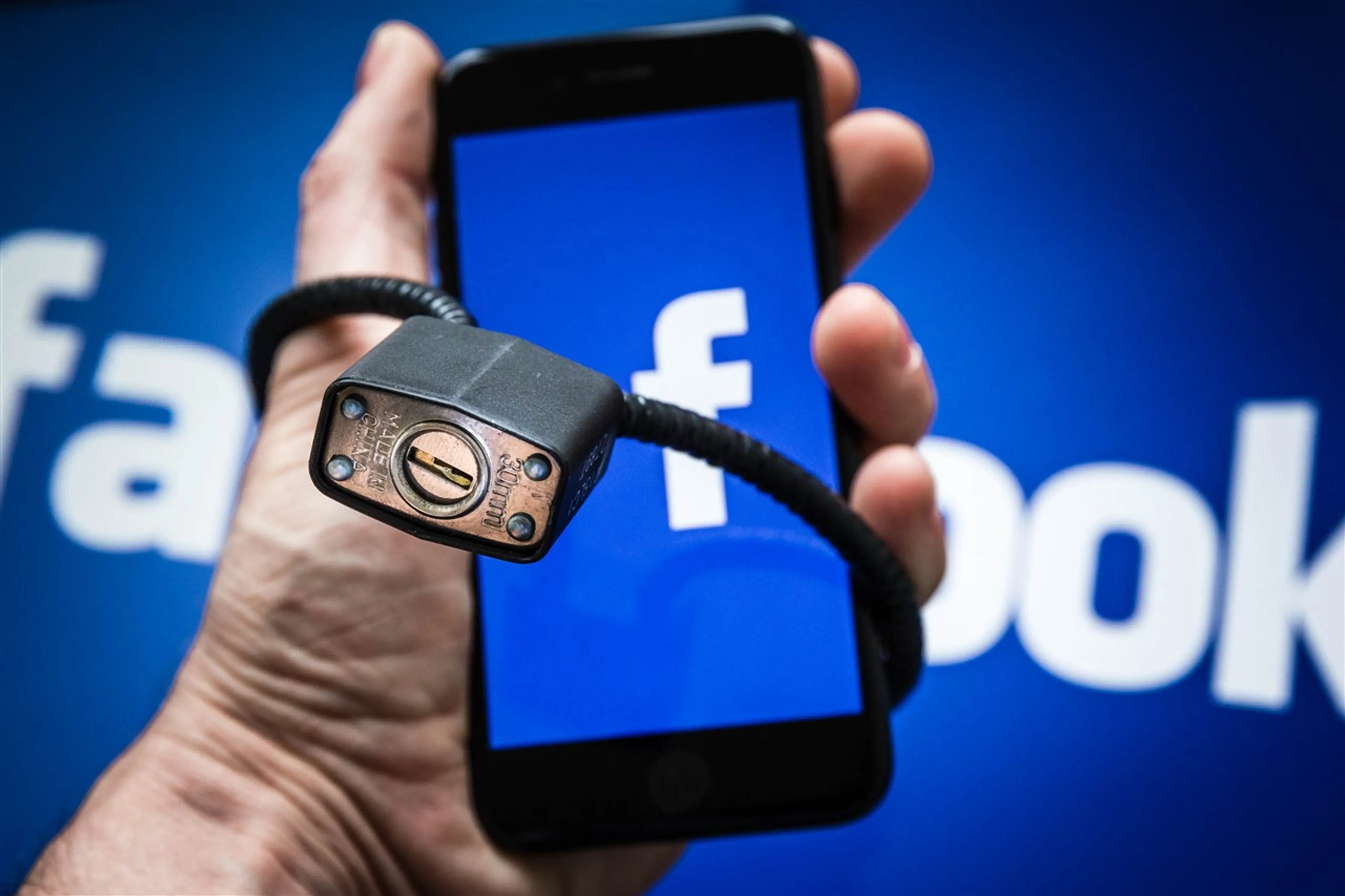 Mag Europa in jouw telefoon meekijken om kinderporno aan te pakken?